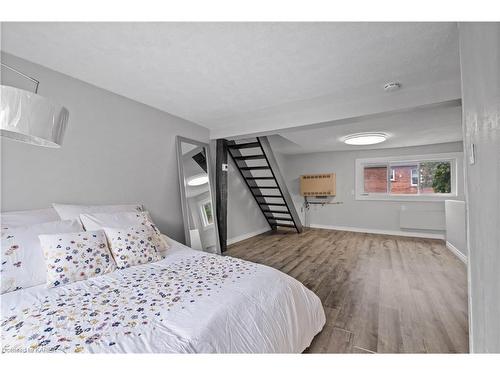 149 Charles Street, Kingston, ON - Indoor Photo Showing Bedroom