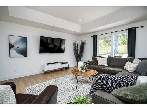 859 Gunter Settlement Road, Quinte West, ON - Indoor Photo Showing Living Room