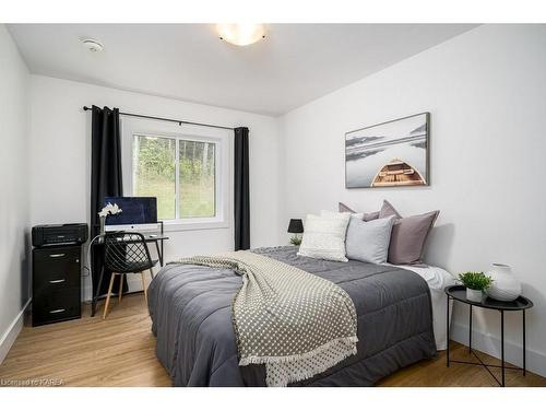 859 Gunter Settlement Road, Quinte West, ON - Indoor Photo Showing Bedroom