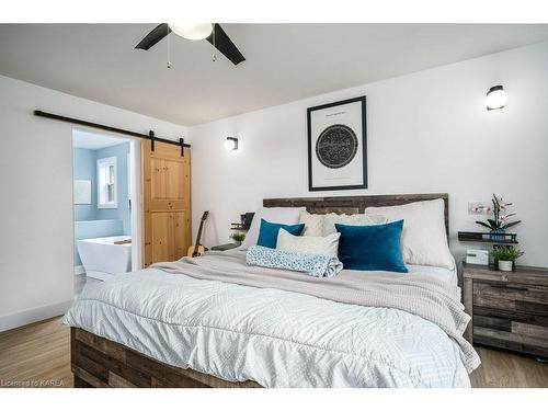 859 Gunter Settlement Road, Quinte West, ON - Indoor Photo Showing Bedroom