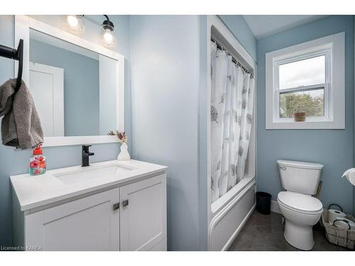 859 Gunter Settlement Road, Quinte West, ON - Indoor Photo Showing Bathroom