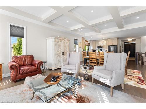 189 Pauline Tom Avenue, Kingston, ON - Indoor Photo Showing Living Room