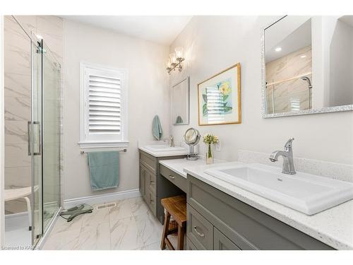 189 Pauline Tom Avenue, Kingston, ON - Indoor Photo Showing Bathroom