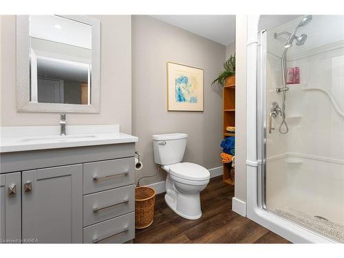 189 Pauline Tom Avenue, Kingston, ON - Indoor Photo Showing Bathroom