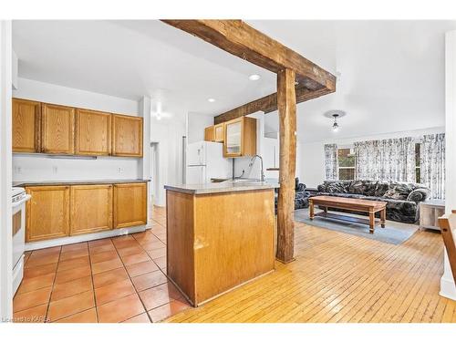 412 Victoria Street, Kingston, ON - Indoor Photo Showing Kitchen