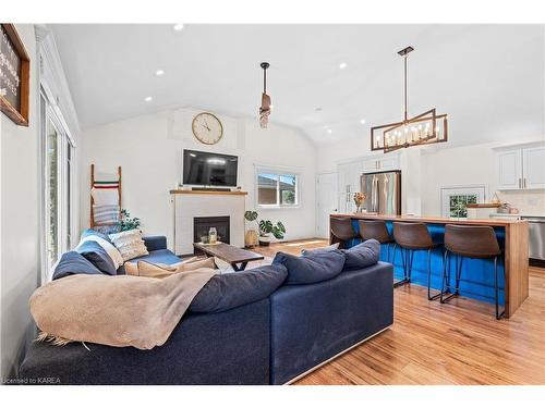 329 Arrowhead Place, Kingston, ON - Indoor Photo Showing Living Room With Fireplace