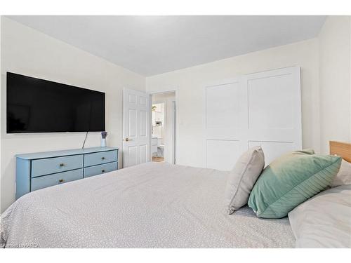 329 Arrowhead Place, Kingston, ON - Indoor Photo Showing Bedroom