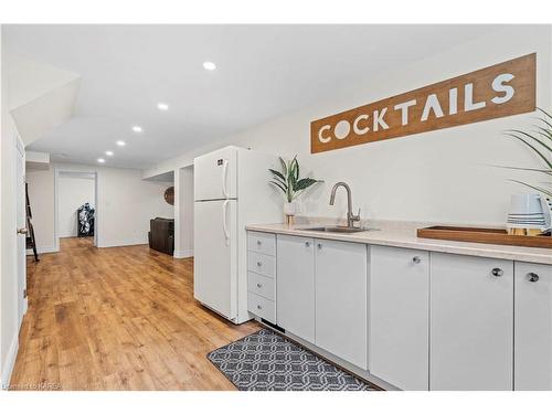 329 Arrowhead Place, Kingston, ON - Indoor Photo Showing Kitchen