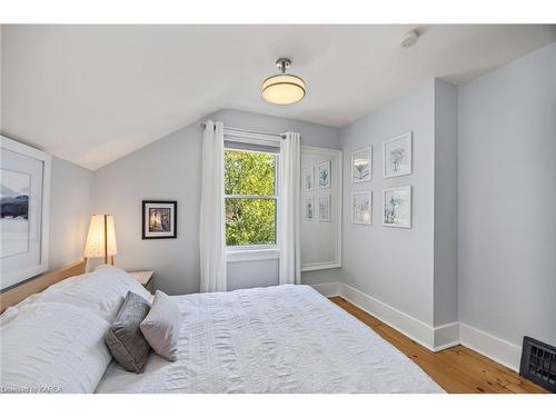 172 Toronto Street, Kingston, ON - Indoor Photo Showing Bedroom