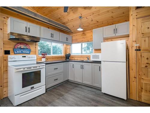 4113 County Rd 9, Napanee, ON - Indoor Photo Showing Kitchen