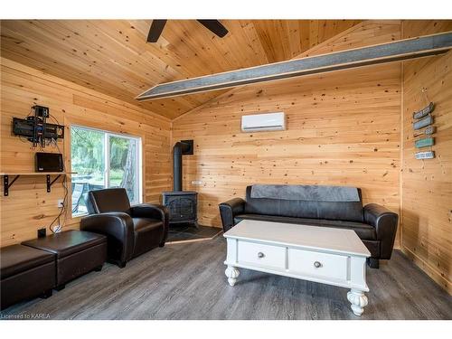 4113 County Rd 9, Napanee, ON - Indoor