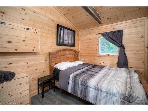 4113 County Rd 9, Napanee, ON - Indoor Photo Showing Bedroom