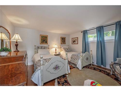 372 Dundas Street W, Napanee, ON - Indoor Photo Showing Bedroom