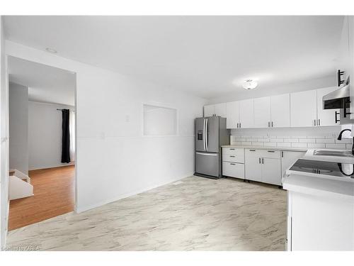 930 Oakview Avenue, Kingston, ON - Indoor Photo Showing Kitchen