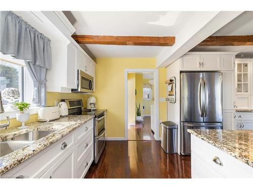 4068 County Road 29, Elizabethtown, ON - Indoor Photo Showing Kitchen With Upgraded Kitchen