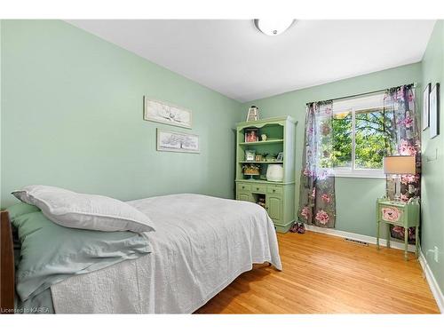 102 Wright Place, Napanee, ON - Indoor Photo Showing Bedroom