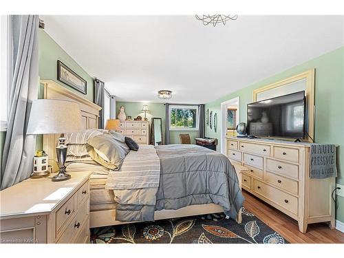 102 Wright Place, Napanee, ON - Indoor Photo Showing Bedroom