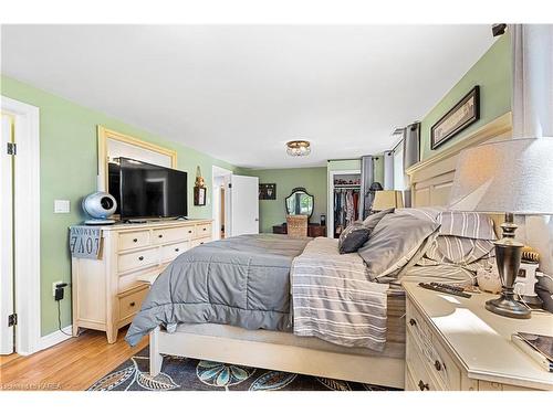 102 Wright Place, Napanee, ON - Indoor Photo Showing Bedroom