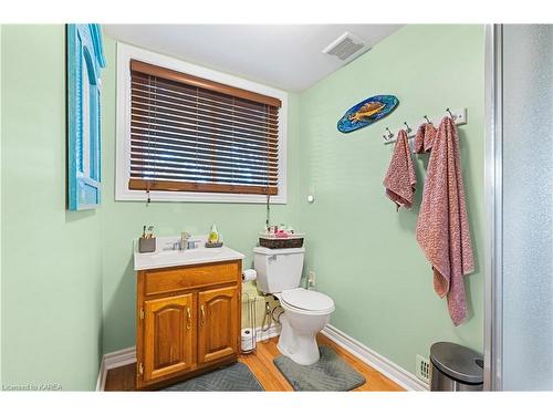 102 Wright Place, Napanee, ON - Indoor Photo Showing Bathroom