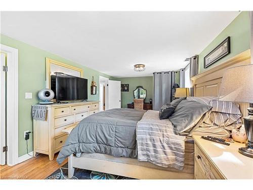 102 Wright Place, Napanee, ON - Indoor Photo Showing Bedroom