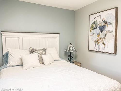 939 Ellen Avenue, Kingston, ON - Indoor Photo Showing Bedroom