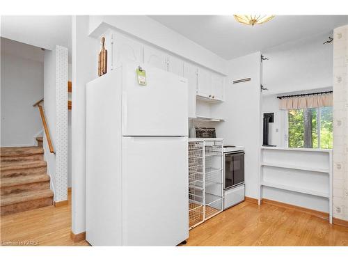 24-19 Macpherson Avenue, Kingston, ON - Indoor Photo Showing Kitchen