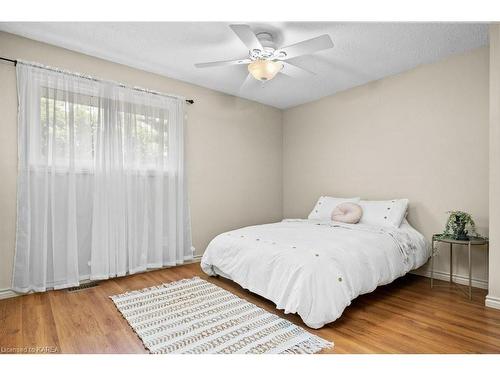 787 Old Colony Road, Kingston, ON - Indoor Photo Showing Bedroom