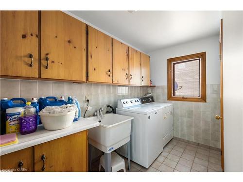 617 Rivermeade Avenue, Kingston, ON - Indoor Photo Showing Laundry Room