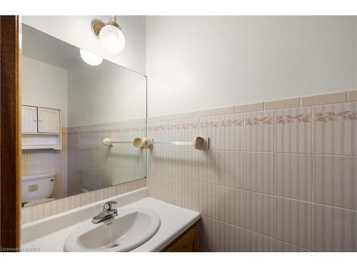 617 Rivermeade Avenue, Kingston, ON - Indoor Photo Showing Bathroom