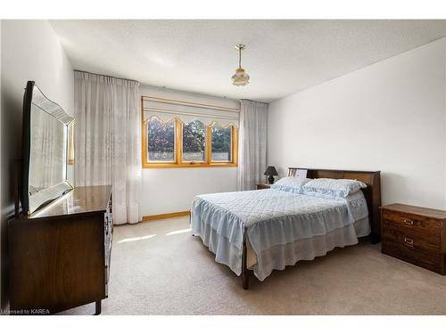 617 Rivermeade Avenue, Kingston, ON - Indoor Photo Showing Bedroom