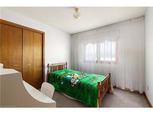 617 Rivermeade Avenue, Kingston, ON - Indoor Photo Showing Bedroom