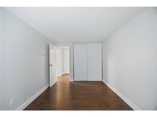 118-580 Armstrong Road, Kingston, ON - Indoor Photo Showing Other Room