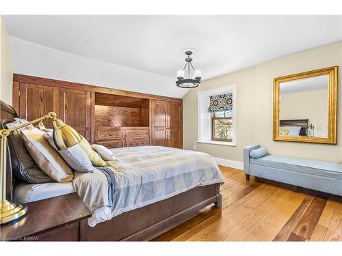 2478 Middle Road, Kingston, ON - Indoor Photo Showing Bedroom