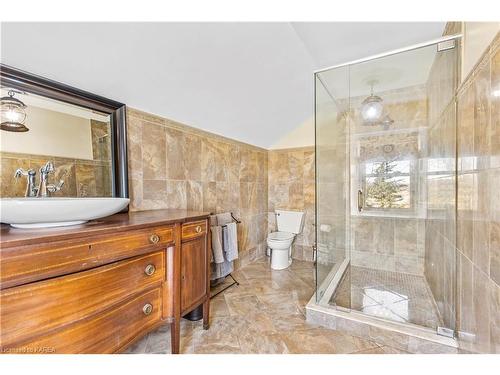 2478 Middle Road, Kingston, ON - Indoor Photo Showing Bathroom