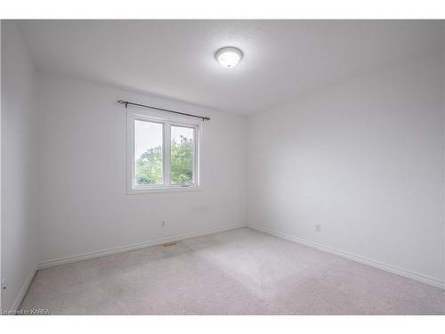 160 Briceland Street, Kingston, ON - Indoor Photo Showing Other Room