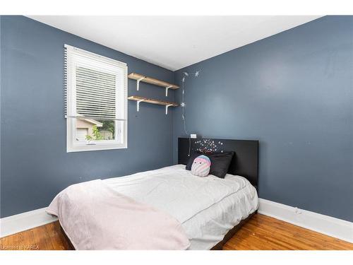 205 Adelaide Street, Kingston, ON - Indoor Photo Showing Bedroom