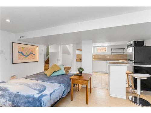 205 Adelaide Street, Kingston, ON - Indoor Photo Showing Bedroom