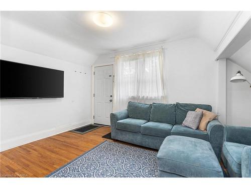 205 Adelaide Street, Kingston, ON - Indoor Photo Showing Living Room