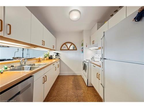 605-2 Bay Street, Kingston, ON - Indoor Photo Showing Kitchen With Double Sink