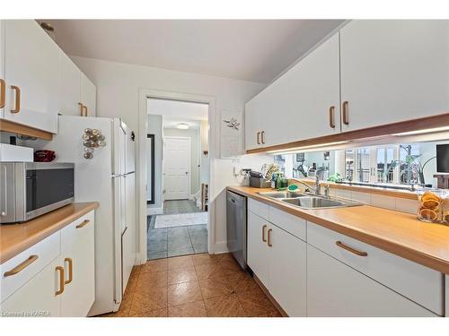 605-2 Bay Street, Kingston, ON - Indoor Photo Showing Kitchen With Double Sink