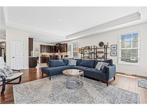 413 Westgate Court, Kingston, ON - Indoor Photo Showing Living Room