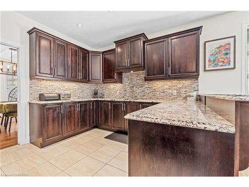 413 Westgate Court, Kingston, ON - Indoor Photo Showing Kitchen