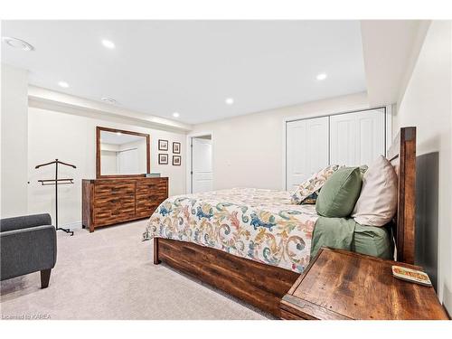 413 Westgate Court, Kingston, ON - Indoor Photo Showing Bedroom