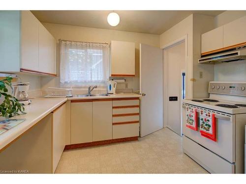 258 Arthur Street, Gananoque, ON - Indoor Photo Showing Kitchen With Double Sink