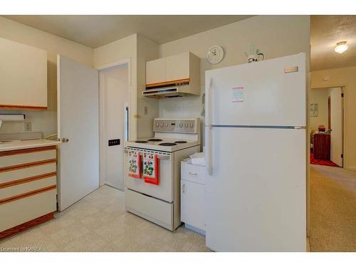 258 Arthur Street, Gananoque, ON - Indoor Photo Showing Kitchen