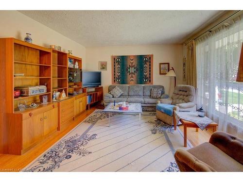 258 Arthur Street, Gananoque, ON - Indoor Photo Showing Living Room