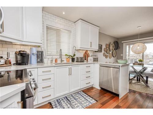 1110 Crossfield Avenue, Kingston, ON - Indoor Photo Showing Kitchen