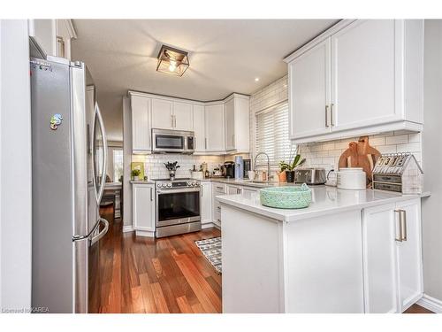 1110 Crossfield Avenue, Kingston, ON - Indoor Photo Showing Kitchen With Upgraded Kitchen