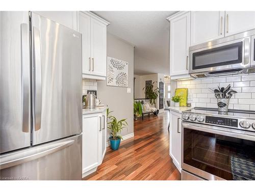 1110 Crossfield Avenue, Kingston, ON - Indoor Photo Showing Kitchen