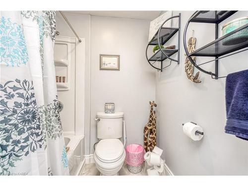 1110 Crossfield Avenue, Kingston, ON - Indoor Photo Showing Bathroom